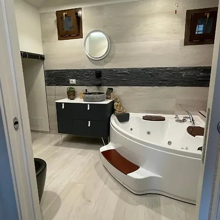 In Via Del Pescino Apartment *